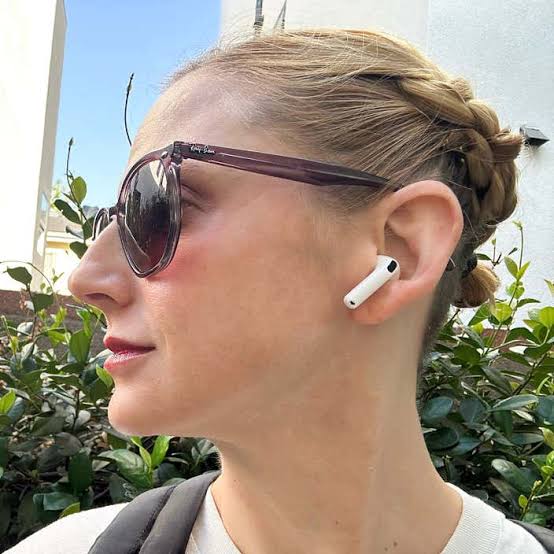 AirPods 4